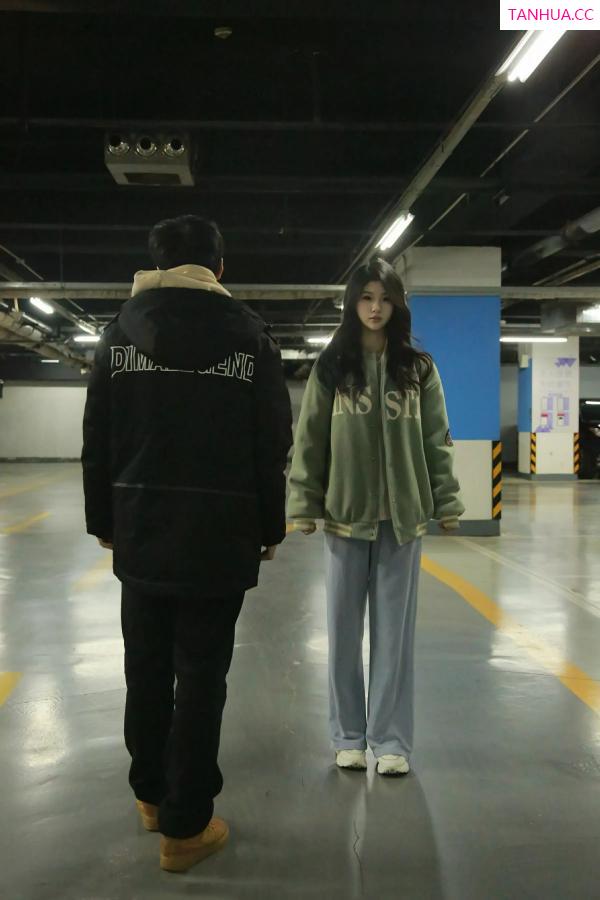   [XiuRen]高清写真图 2025.04.11 No.10137 小芭乐 白色情趣第3张图片